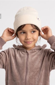 Шапка beanie з нашивкою - кремовий