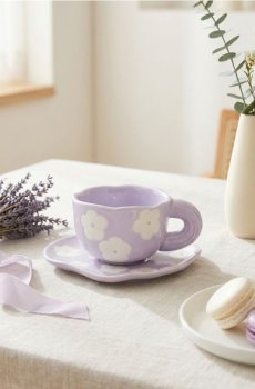 Керамічна чашка з блюдцем із квітковим мотивом та нерівною формою - Фіолетовий