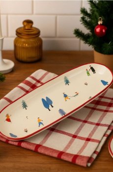 Зимова керамічна тарілка з лижним мотивом - білий