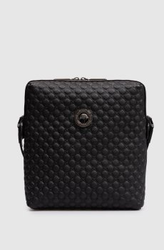 Черная кожаная сумка с фактурной эмблемой