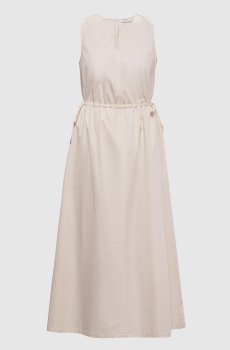 Бежевое платье