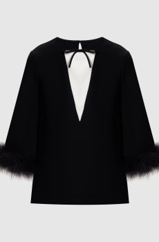 Черная блуза из шелка с перьями