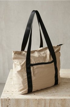 Нейлонова сумка через плече у спортивному стилі - бежевий