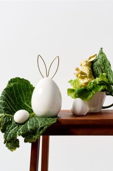 Великодня стояча прикраса - білий