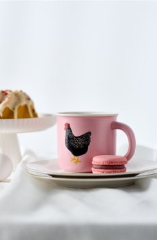 Керамічне горня з принтом курки - рожевий