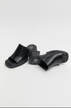 Кожаные шлепанцы Miista Clarin