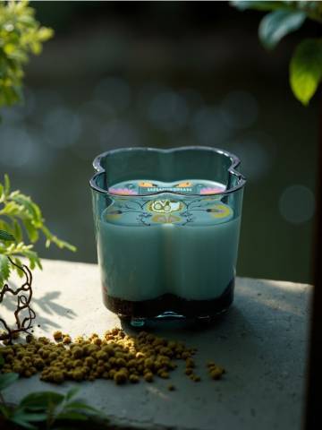 Ароматична свічка Cashmere Vanilla - зелений Ароматична свічка Cashmere Vanilla - зелений