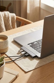 USB-адаптер із трьома портами - чорний