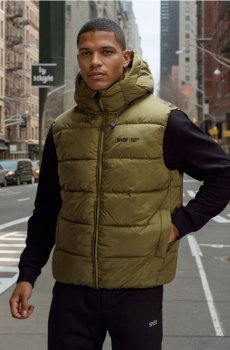 Квітований пuffer жилет з капюшоном - світло-оливковий