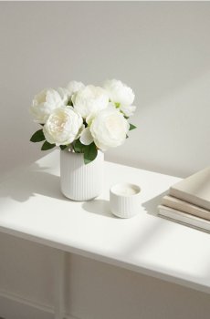 Декоративна штучна рослина - білий