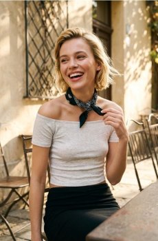 Кроп-топ з короткими рукавами - сірий