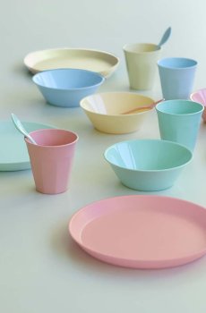 Столовый сервиз на 4 персоны Koziol Nora Macarons 16-pack