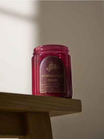 Ароматична свічка Pomegranate Cider - рожевувато-ліловий Ароматична свічка Pomegranate Cider - рожевувато-ліловий