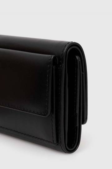 Кожаный кошелек A.P.C. Compact Lois Small цвет чёрный PXBMW.H63453.LZZ Кожаный кошелек A.P.C. Compact Lois Small цвет чёрный PXBMW.H63453.LZZ