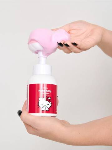 Мило для рук Hello Kitty - червоний Мило для рук Hello Kitty - червоний