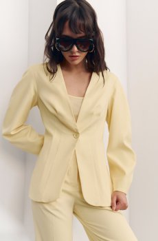 Жовтий жакет з V-подібним вирізом