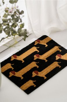 Килимок для входу з мотивом такс - чорний