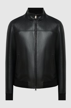 Черная кожаная куртка