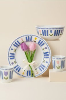 Керамічна тарілка з квітковим мотивом - темно-синій