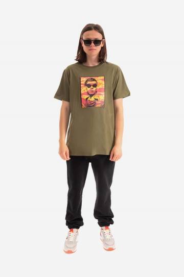 Хлопковая футболка Maharishi Warhol Polaroid Portrait T-Shirt OCJ цвет зелёный с принтом 9711.OLIVE-OLIVE Хлопковая футболка Maharishi Warhol Polaroid Portrait T-Shirt OCJ цвет зелёный с принтом 9711.OLIVE-OLIVE