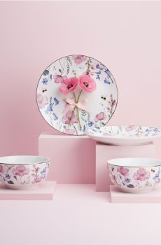 Керамічна тарілка з квітковим мотивом - пастельний рожевий