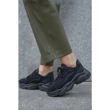 Кросівки жіночі чорні ES8 ER00113375