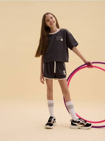 Reserved - GIRLS` T-SHIRT & SHORTS - темно-сірий - 689EG-90X Reserved - GIRLS` T-SHIRT & SHORTS - темно-сірий - 689EG-90X