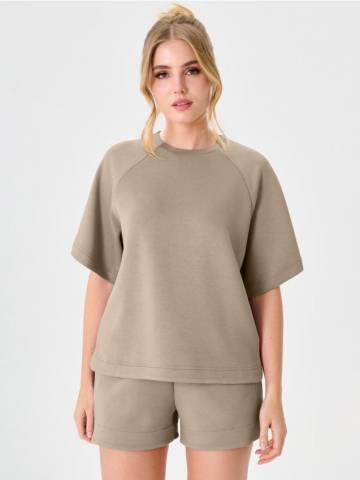 Світшот з коротким рукавом soft touch - бежевий Світшот з коротким рукавом soft touch - бежевий