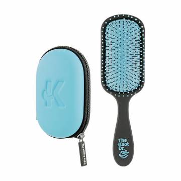 Набор для волос The Knot Dr. The Pro Swim Rayleigh, голубой (расческа для волос, 1 шт + чехол, 1 шт) Набор для волос The Knot Dr. The Pro Swim Rayleigh, голубой (расческа для волос, 1 шт + чехол, 1 шт)