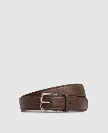 Коричневый кожаный ремень с тиснением зерно