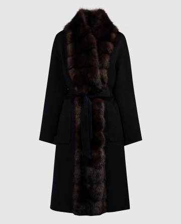 Черное пальто из шерсти и кашемира с мехом соболя