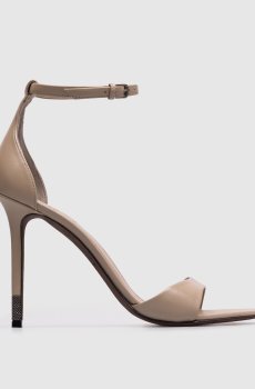 Бежевые кожаные босоножки с цепочкой мониль