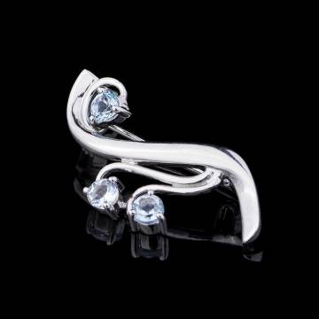 Серебряная брошь с голубым топазом гт16061 Серебряная брошь с голубым топазом гт16061