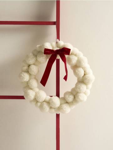 Декоративний вінок - кремовий