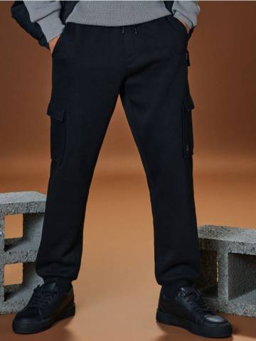 Штани tapered cargo fit - чорний Штани tapered cargo fit - чорний
