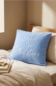Наволочка з написом «Shoot for the stars» - light blue
