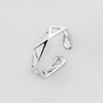 Серебряное кольцо Minimal 10160-15,0р Серебряное кольцо Minimal 10160-15,0р