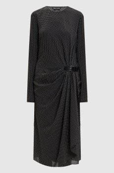 Черное платье из шелка в горох