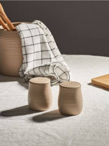 Сільничка і перечниця - бежевий