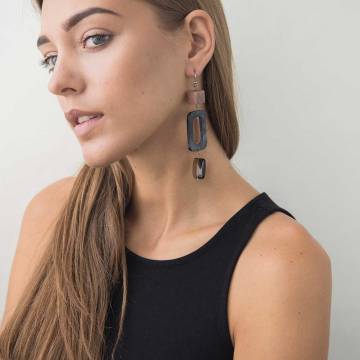 Серьги с лунным камнем, слоновой костью и дымчатым кварцем 254с23 Серьги с лунным камнем, слоновой костью и дымчатым кварцем 254с23