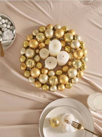 Декоративний вінок - золотий