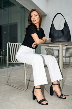 Футболка з трикотажу в рубчик - чорний