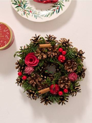 Декоративний вінок - червоний