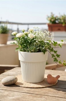 Керамічний горщик з рифленням - білий