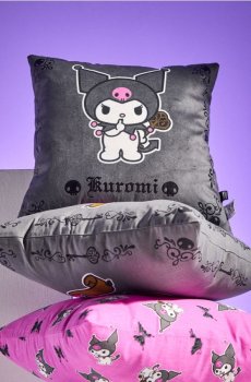 Декоративна наволочка Kuromi - чорний