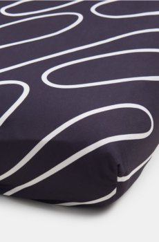 Простирадло з гумкою з візерунком - чорний