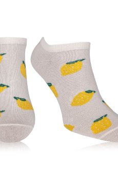 Носки женские AmiGA укороченные, молочные с лимонами, размер 23-25