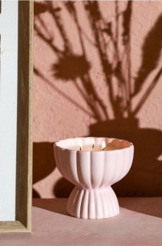 Ароматична свічка в рифленій ємності Sakura - пастельний рожевий