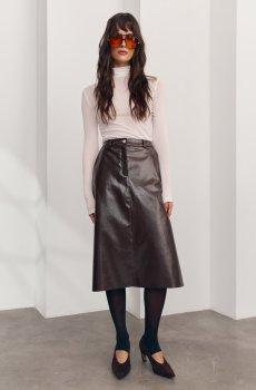 Спідниця міді з екошкіри у шоколадному відтінку