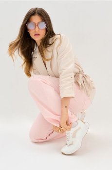 Жіночі кросівки - нюдовий